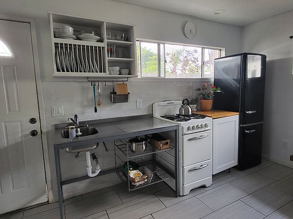 4th image of 1243 7th St #1
