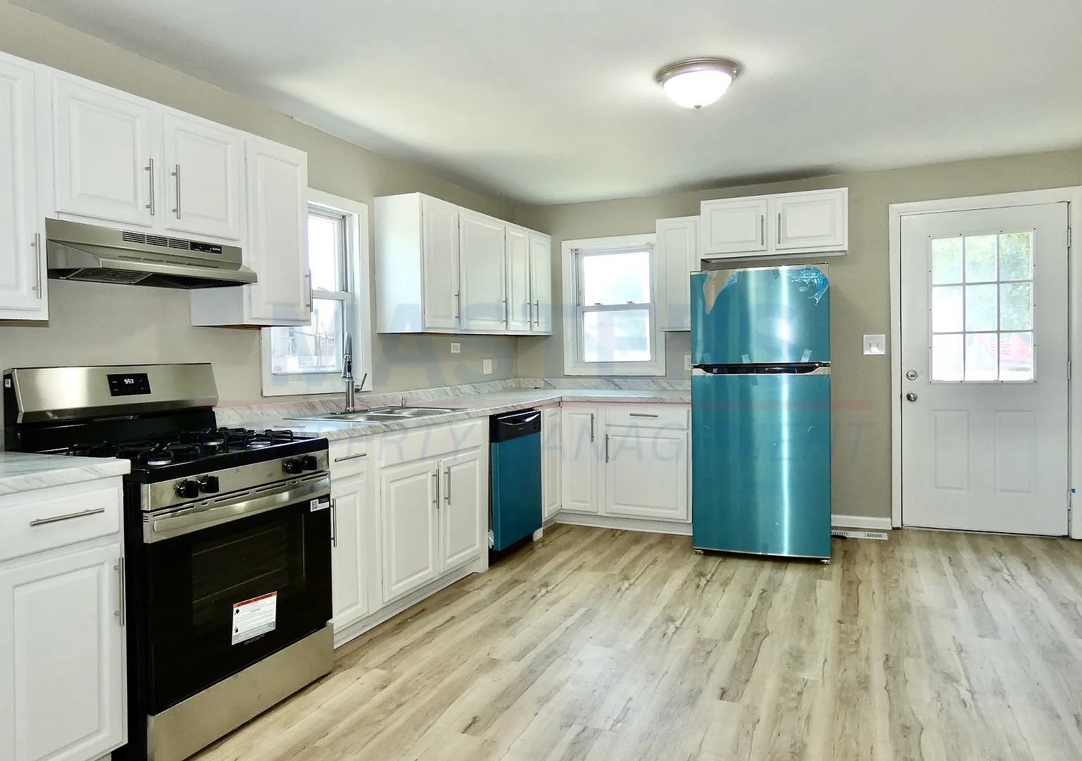 2163 Hoops Dr — Photo 4