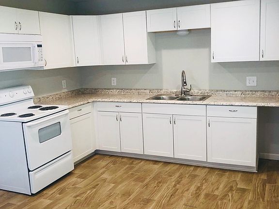 3rd image of 414 Demya Dr