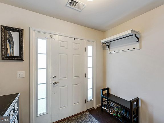 4th image of 8327 Heritage Crossing Ct