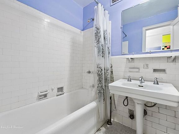 5th image of 2681 Broadway #16B