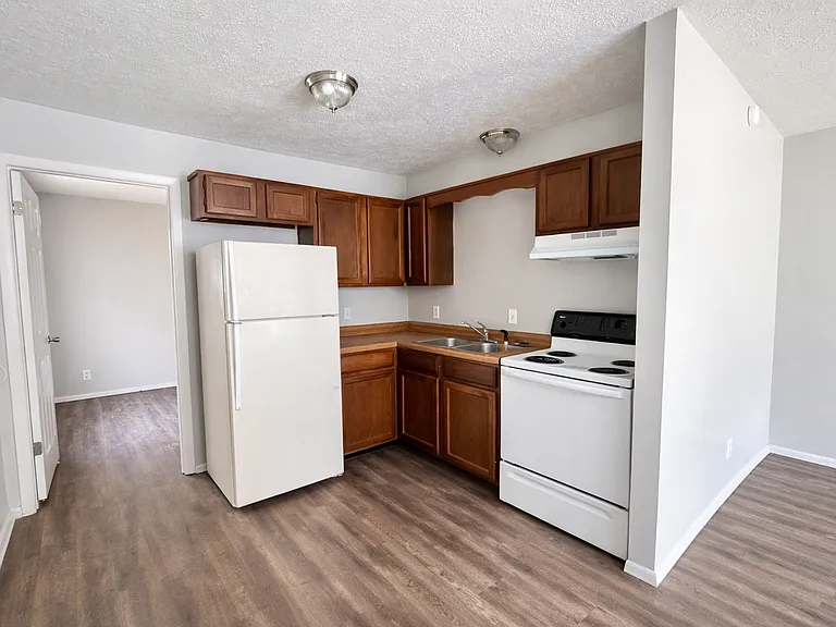 336 E Webster St — Photo 7