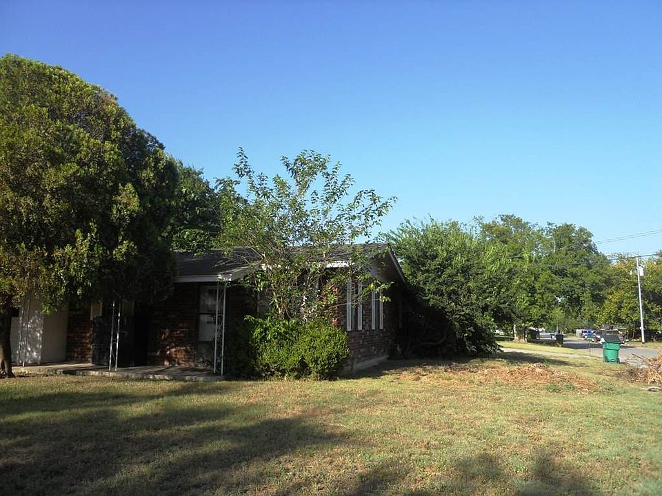 2nd image of 301 Highland Dr