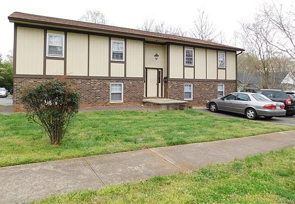 2nd image of 349 Kelly St