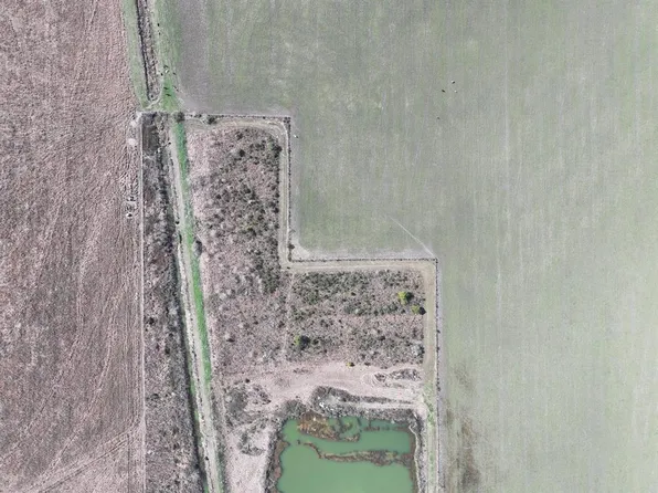 7124 Hwy 124, Stowell, TX 77661