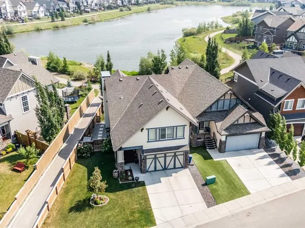 311 W Reunion Grn NW, Airdrie, AB T4B 3W4