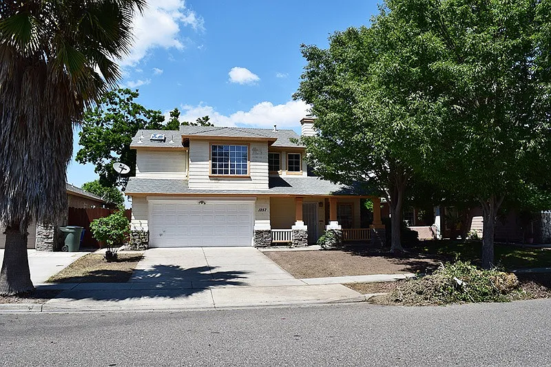 1257 Moonlight Dr photo 1