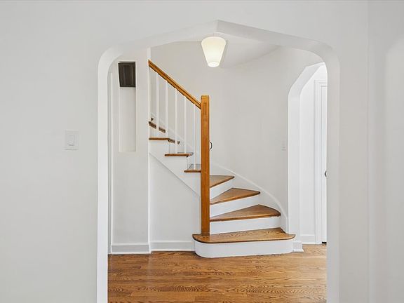 5th image of 5723 N Saint Louis Ave