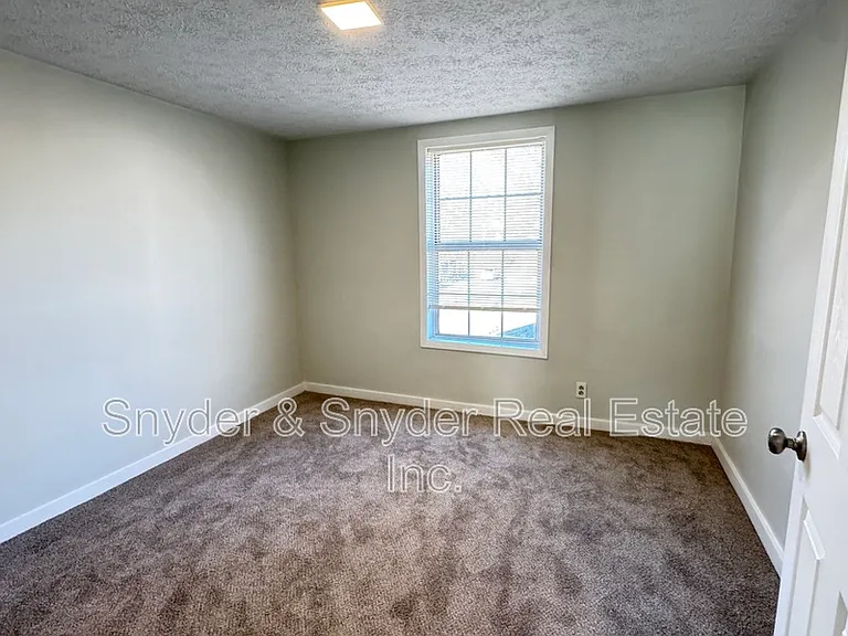 143 Gale St — Photo 15