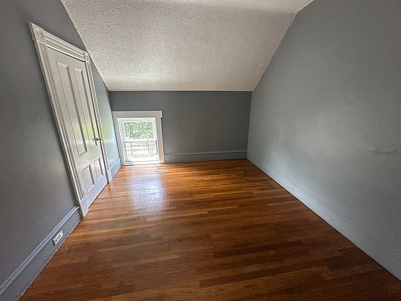 5th image of 630 Birch St #3