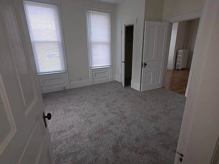 124 E Rose St — Photo 15