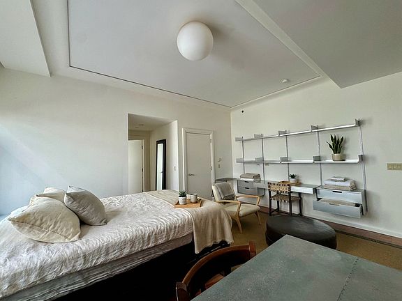3rd image of 55 Wall St #6-615