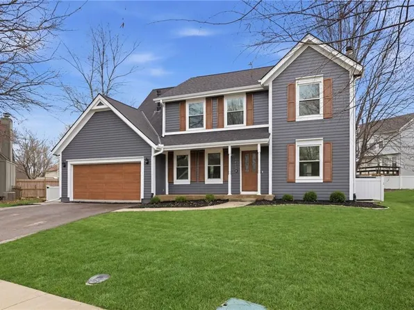 1413 S Sheridan Bridge Cir, Olathe, KS 66062