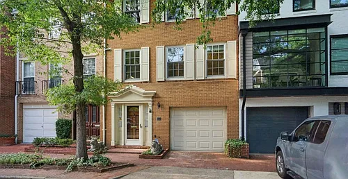 109 Princess St Photo 1