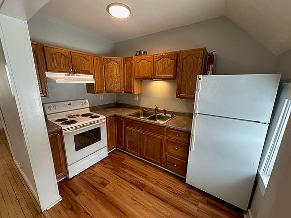 4th image of 272 Church St #2