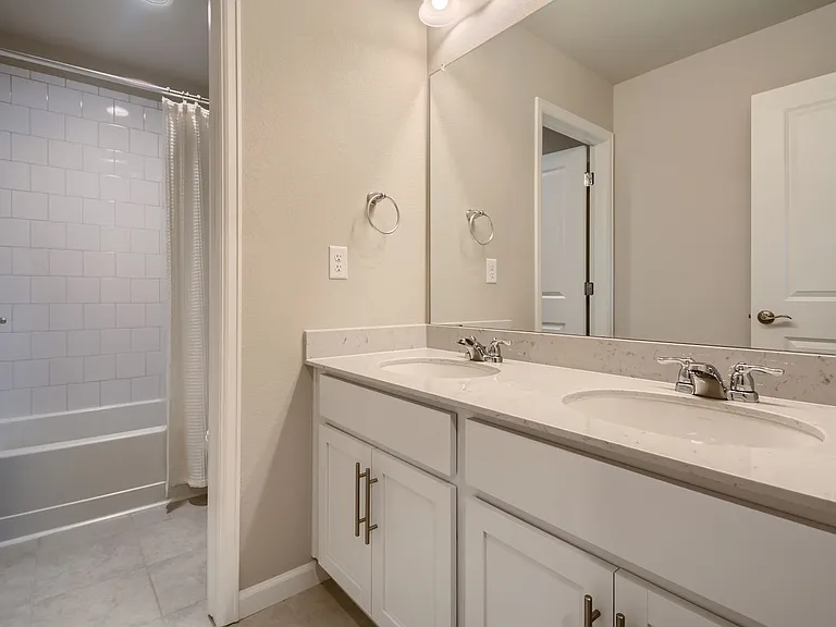 11703 Niagara St — Photo 17