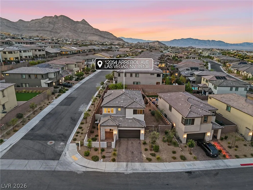 3 bed, 2.5 bath, 2065 sqft, $3,500 — Photo 3