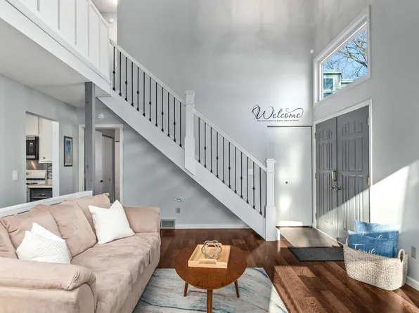 3461 Pilgrim Ln N, Plymouth, MN 55441