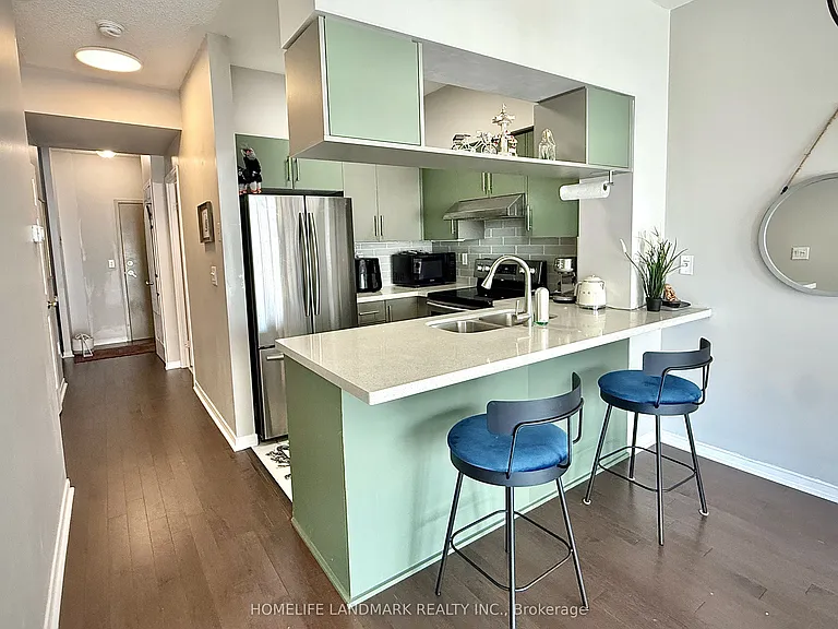 909 Bay St #701 — Photo 10