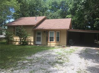 512 E Stacy Ave, Chouteau, OK 74337