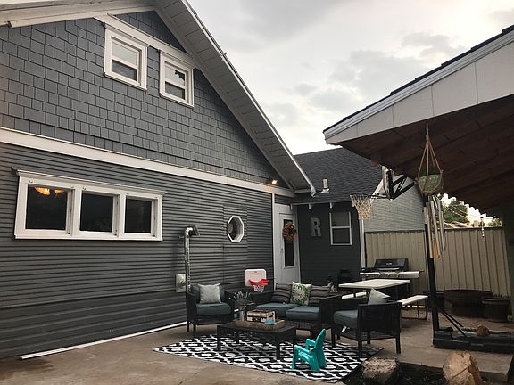 3rd image of 822 Scott Ave