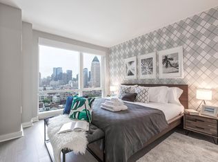 450 W 42nd St APT 30Q, New York, NY 10036