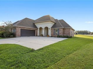 20112 Long Lake Dr, Hammond, LA 70403