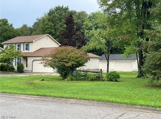 1644 Rosalyn Cir, Mineral Ridge, OH 44440