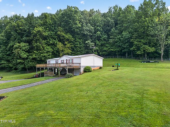 4th image of 860 Iron Bridge Rd