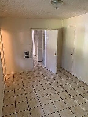 4th image of 731 23rd St #2