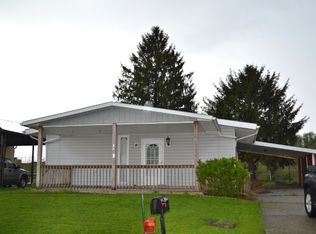 1422 Walker Rd, Follansbee, WV 26037