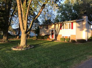 2297 N 2750w Rd #B, Kankakee, IL 60901