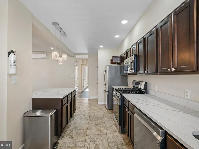 2509 Linden Ave #2 — Photo 8
