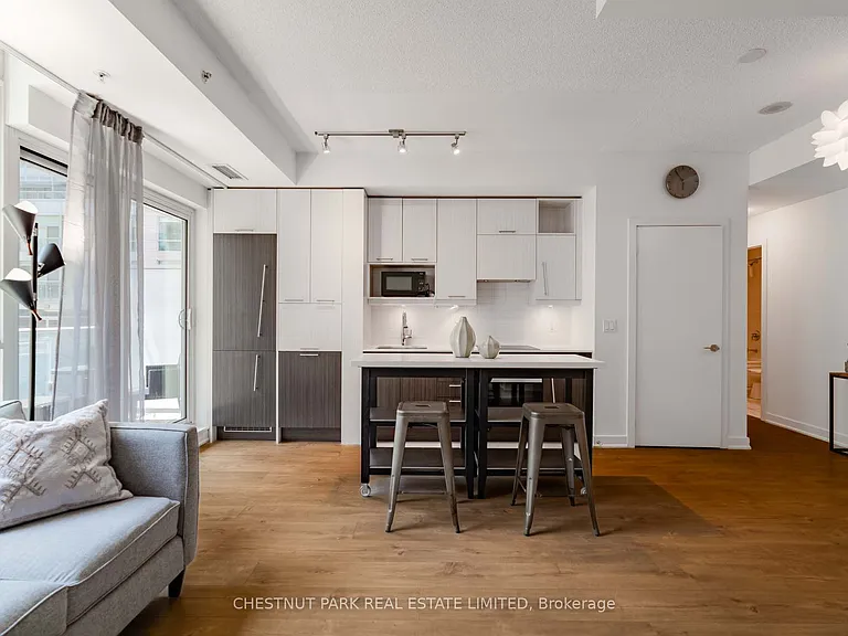 199 Richmond St W #711 — Photo 23