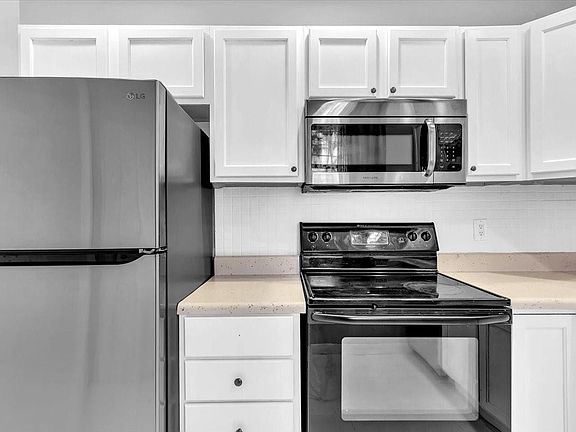 4th image of 1410 NE 42nd Court