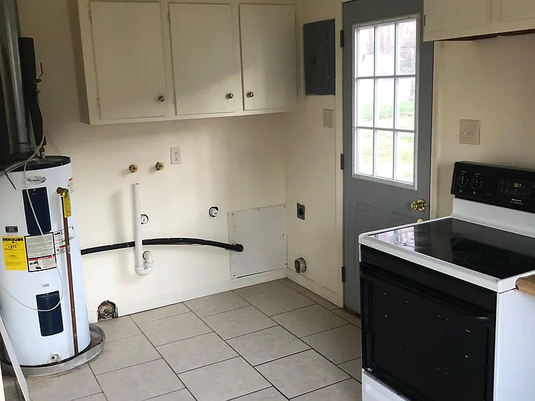 804 Dimson Dr E — Photo 10
