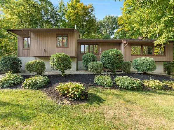 706 Circlewood Dr, Aurora, OH 44202