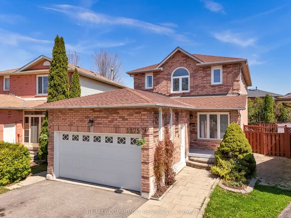 3275 Greenbelt Cres, Mississauga, ON L5N 5X9