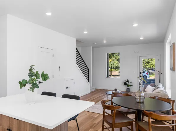 7636 SE Division St, Portland, OR 97206