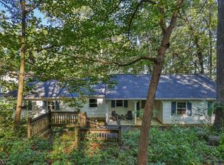 2141 New Village Rd, Stewartsville, NJ 08886