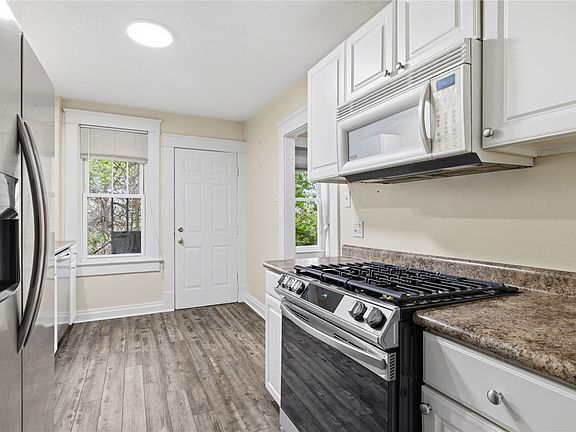 3rd image of 218 Cottage St