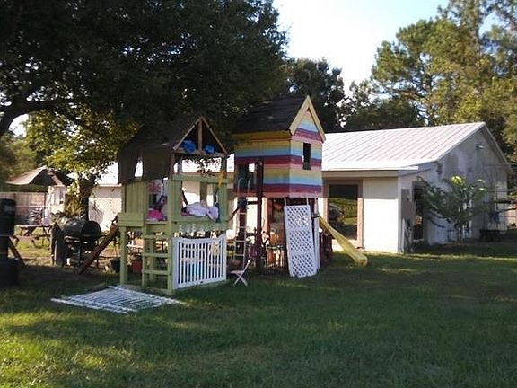 4th image of 289 Ashley St