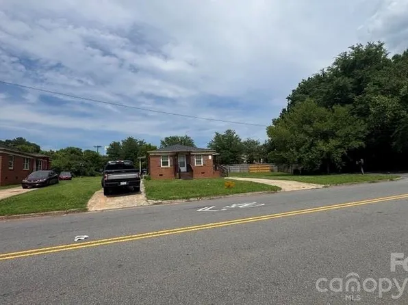 1661 & 1665 Montana Dr, Charlotte, NC 28216