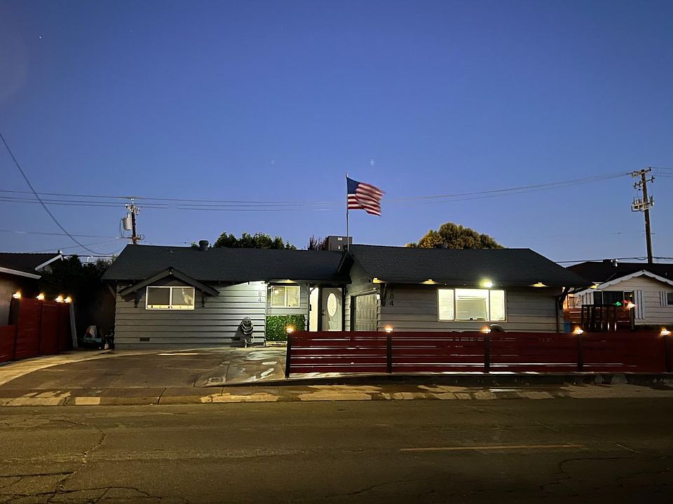 1st image of 784 Ainsley Ave