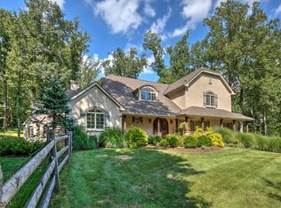 6 Nesbitt Dr, Mendham, NJ 07945