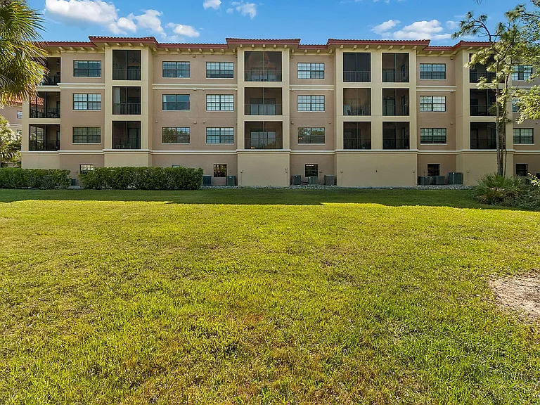 7702 Lake Vista Ct #202 — Photo 79