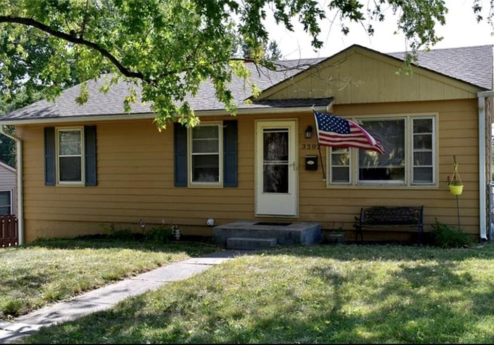 1st image of 3202 Mark Twain Dr