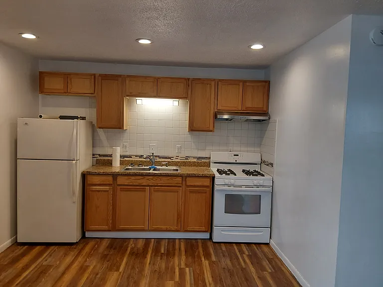 410 W McPherson St #4 — Photo 9