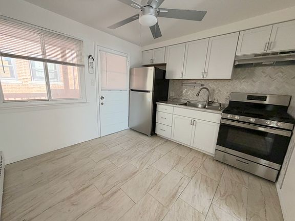 4th image of 2033 W 111th St APT 2S