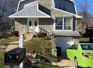 106 Overhill Ave, Philadelphia, PA 19116